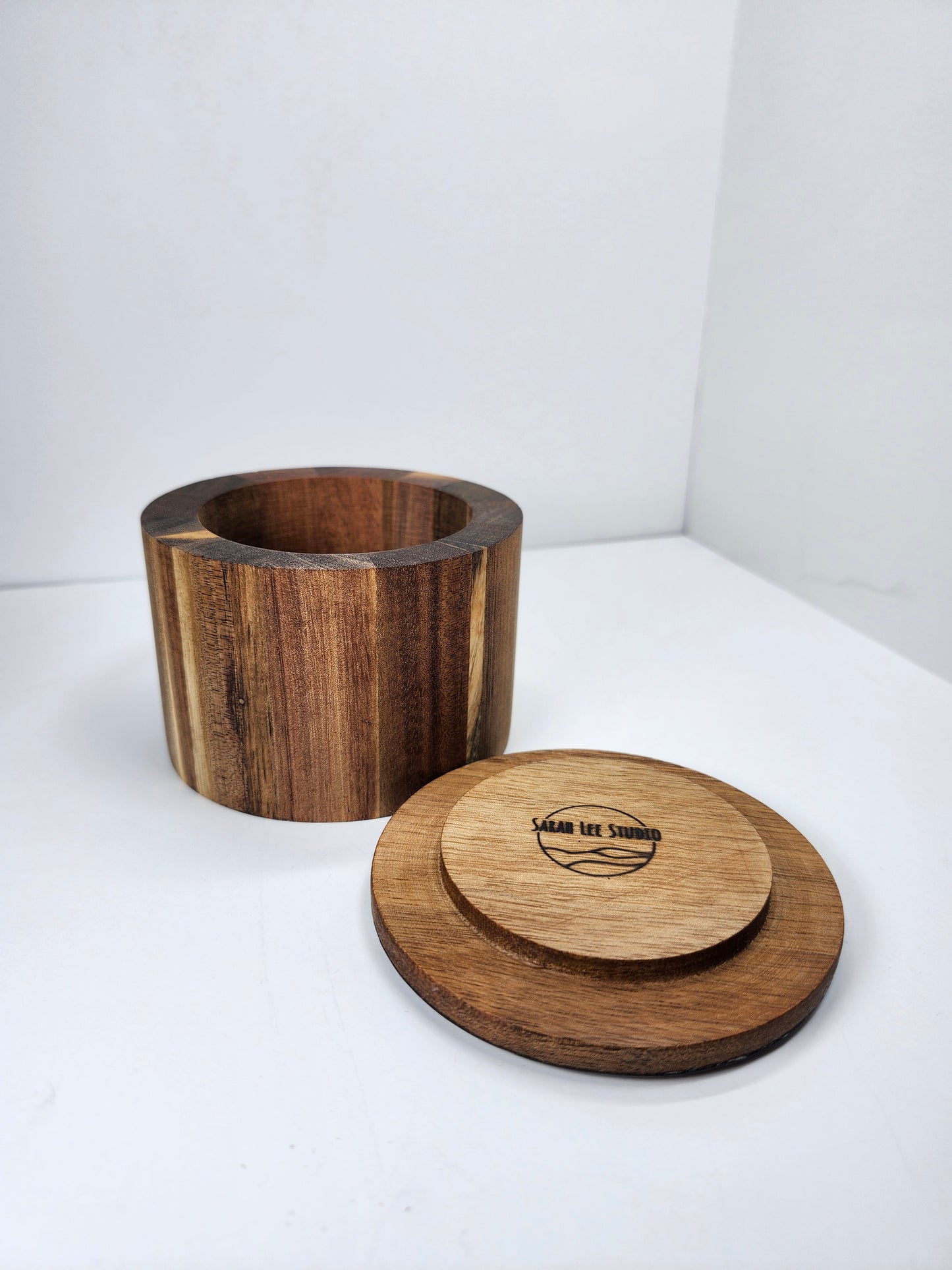 Wood Boxes | Ocean with wood beach
