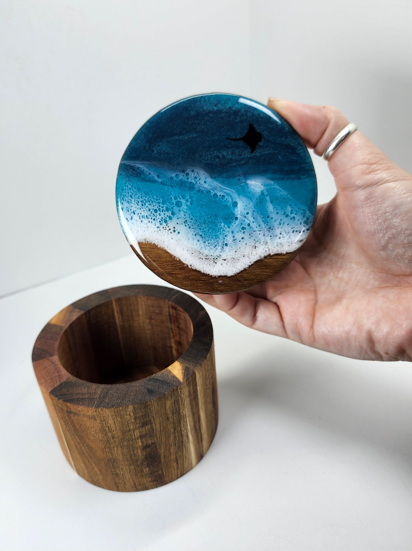Wood Boxes | Ocean with wood beach