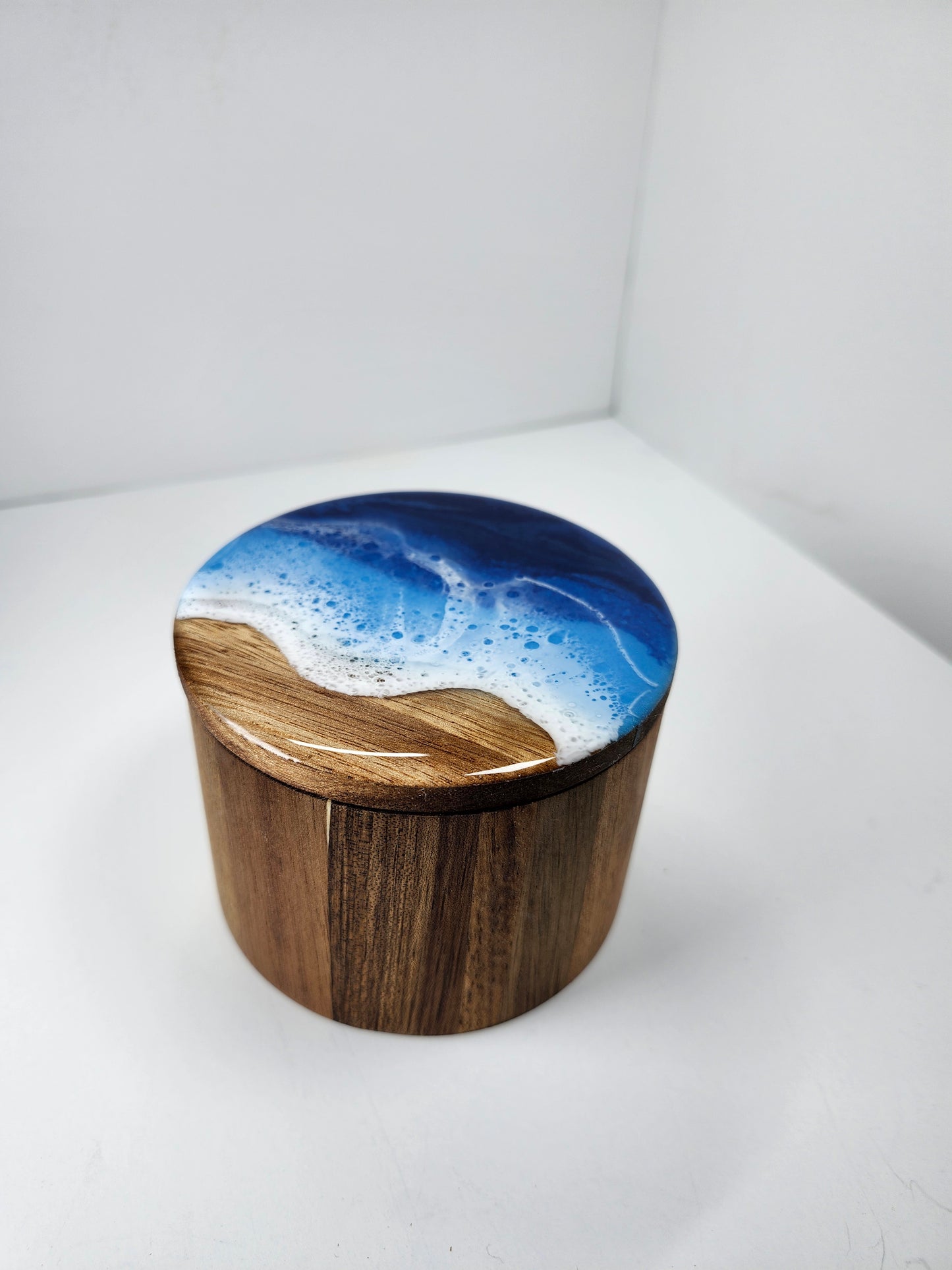 Wood Boxes | Ocean with wood beach