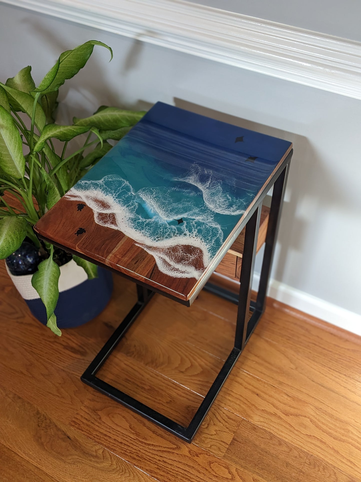 Ocean side table with drawer
