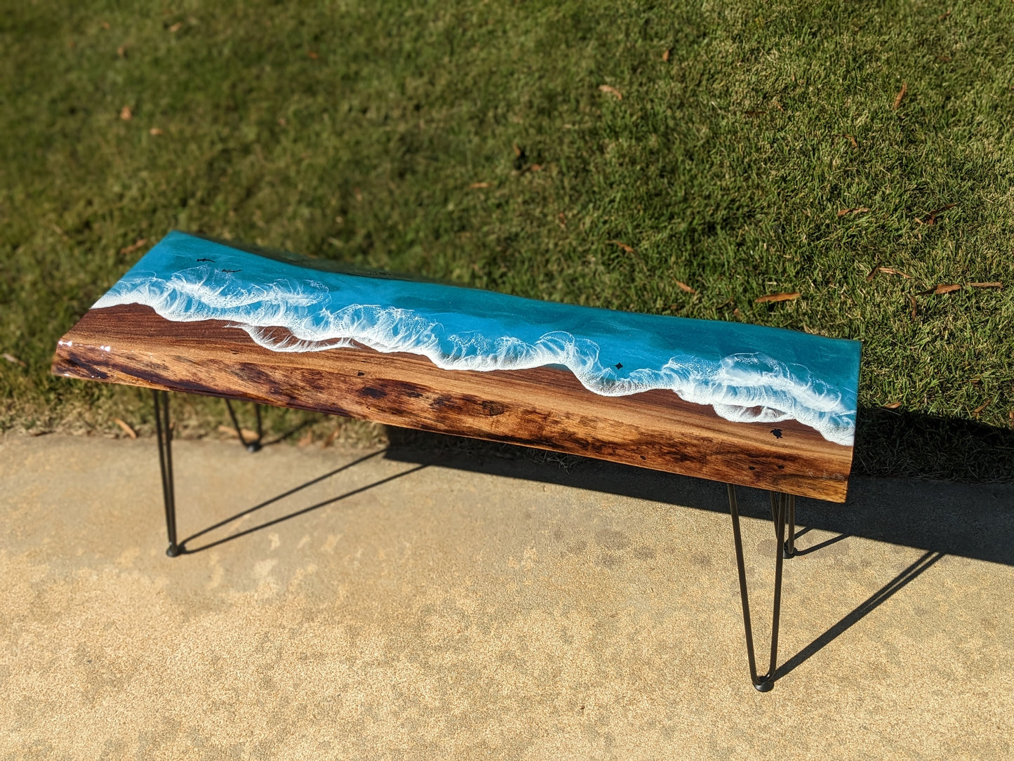 Glossy Ocean Bench with animals (02)