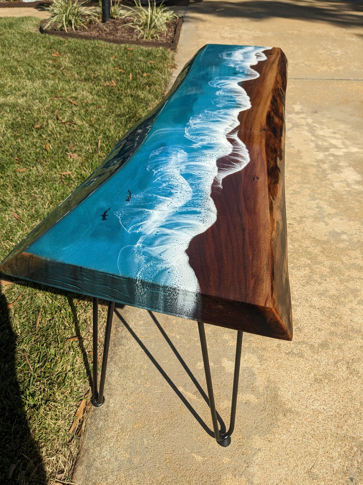 Glossy Ocean Bench with animals (02)