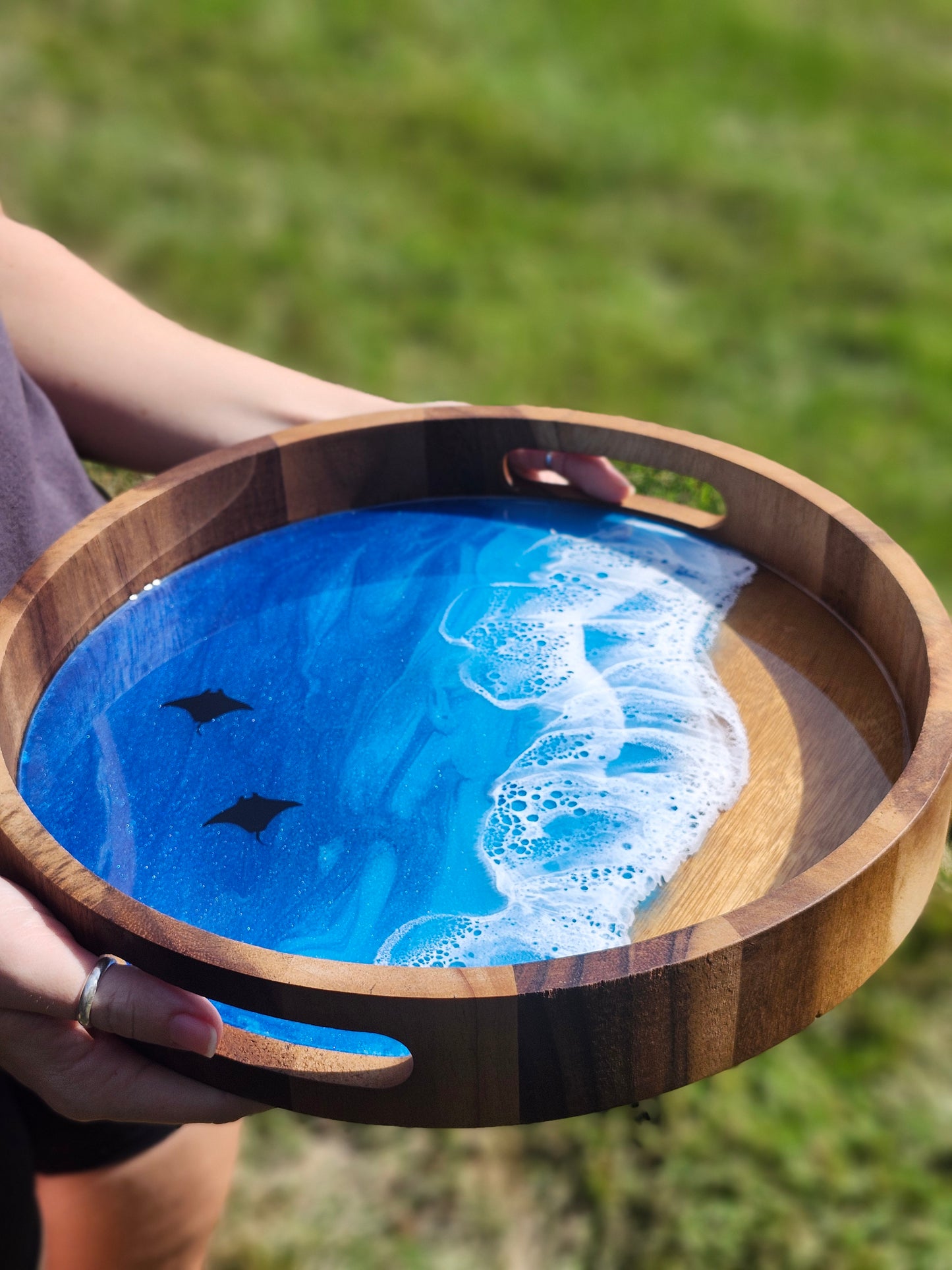 Round Serving Tray (Small) | Breakfast in Bed Tray | Caribbean Ocean | Coffee Table Tray | Unique Ocean-Themed