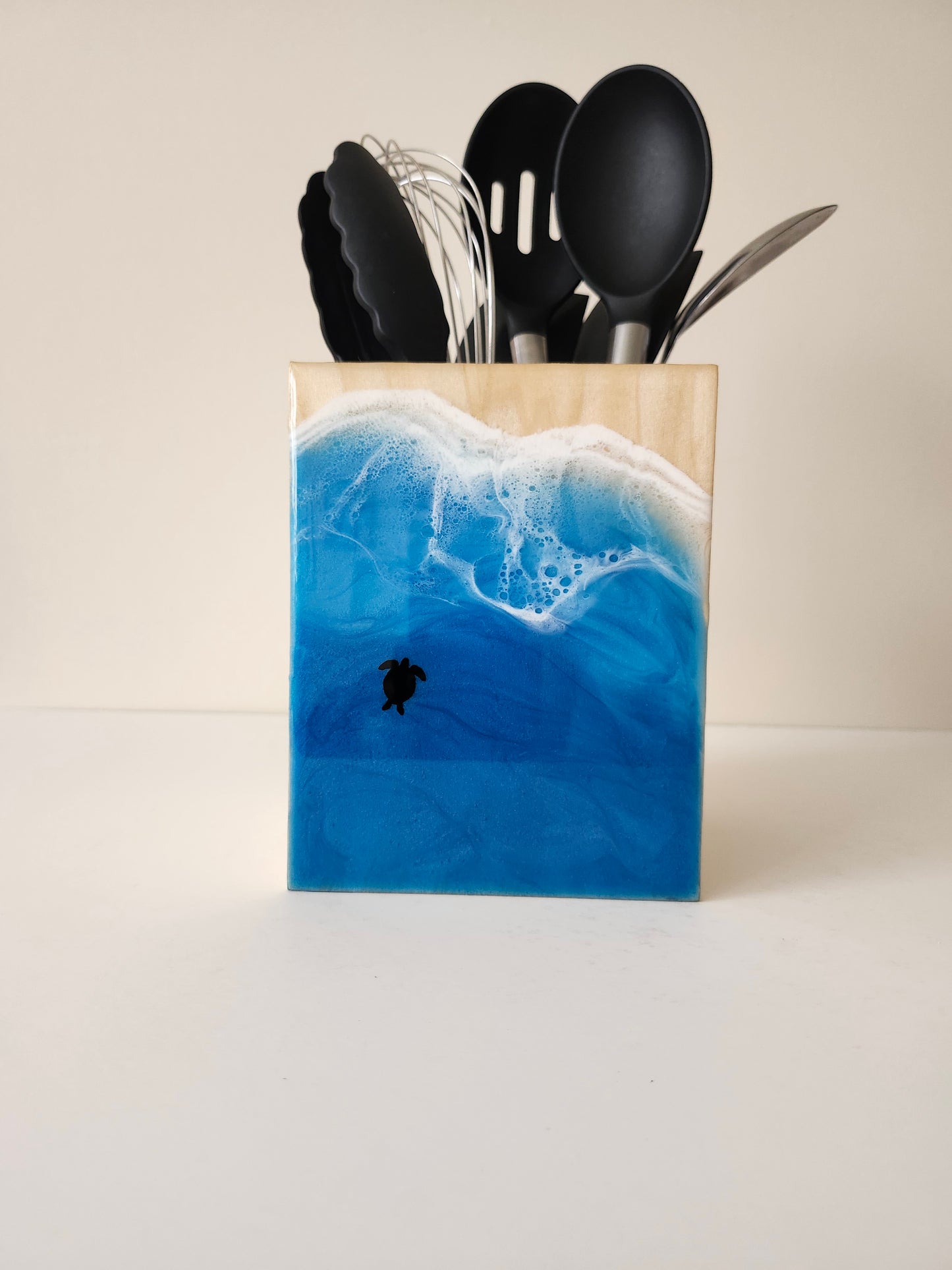 Utensil Holder with Turtle | Pacific Ocean