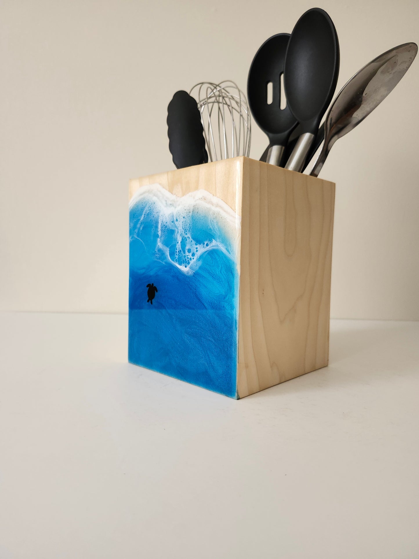 Utensil Holder with Turtle | Pacific Ocean