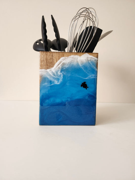 Utensil Holder with Turtle | Pacific Ocean