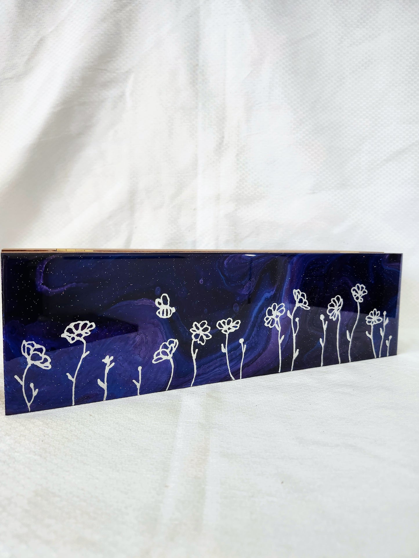 Silver Flower Tea Box (cosmos)