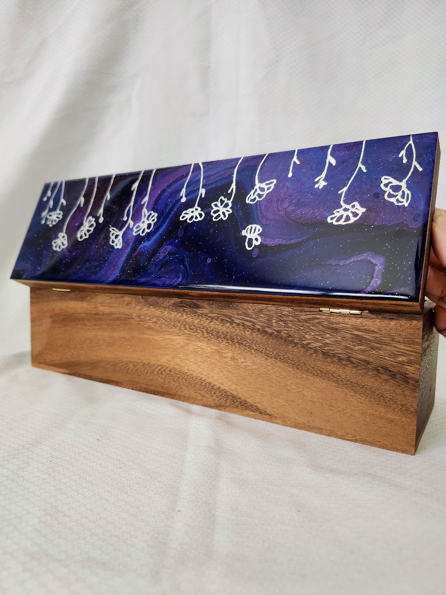 Silver Flower Tea Box (cosmos)