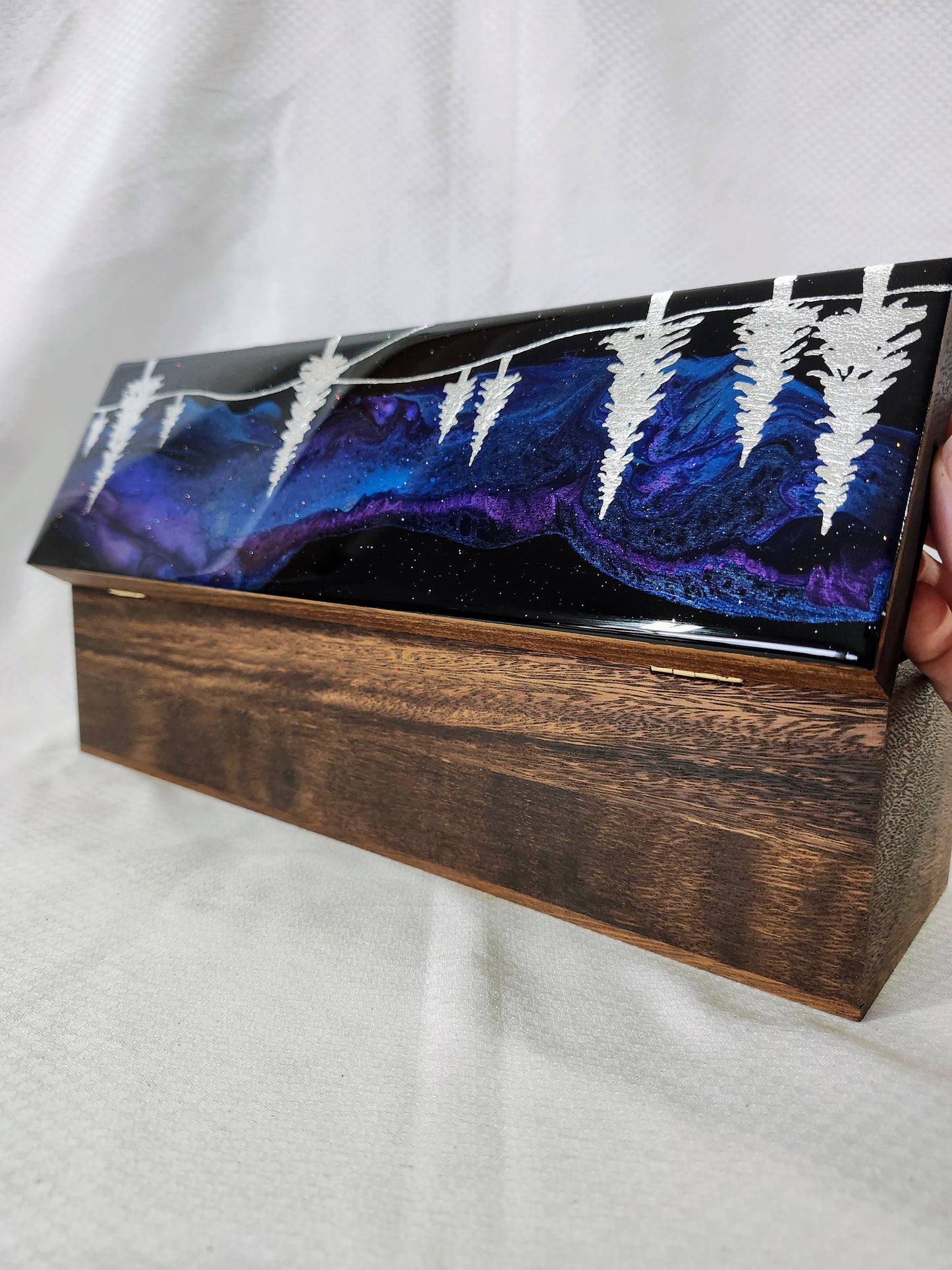 Aurora Inspired Tea Box (Blue sky silver trees)