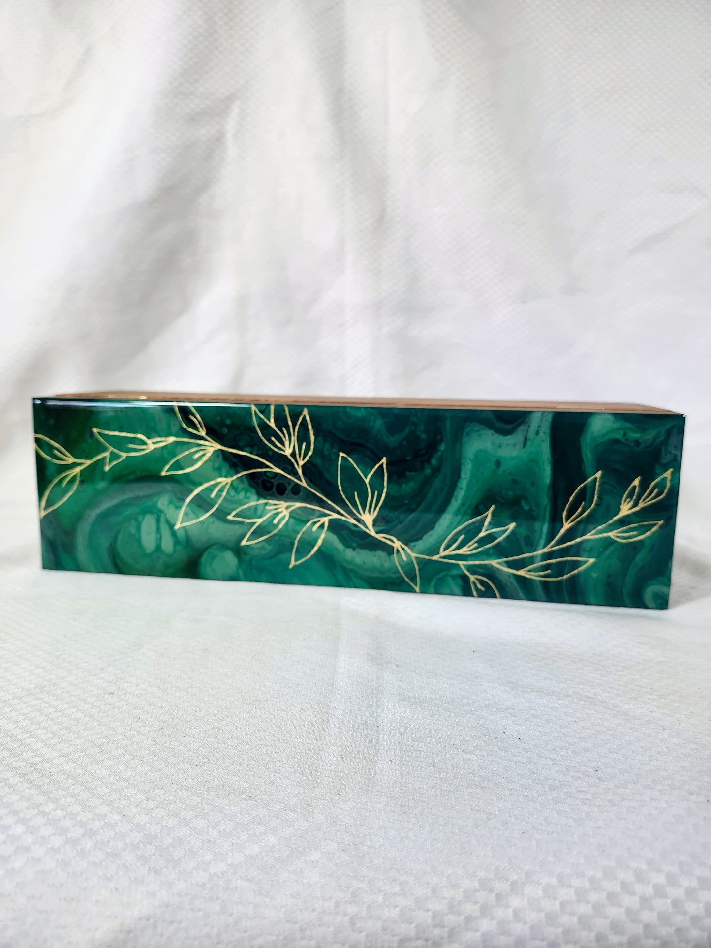 Green and Gold Leaves Tea Box