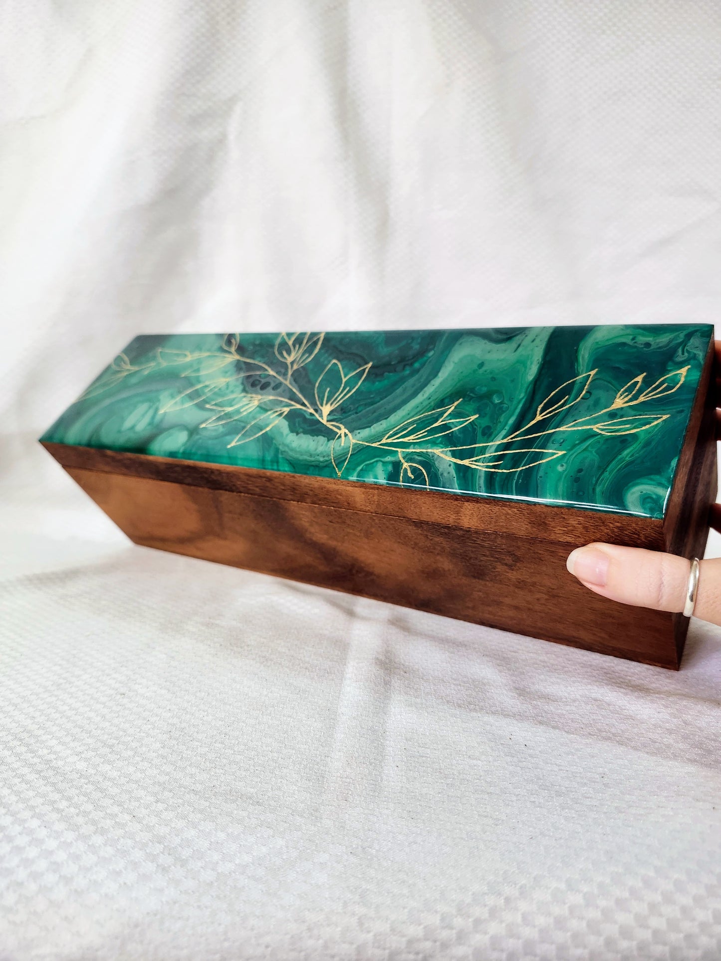 Green and Gold Leaves Tea Box
