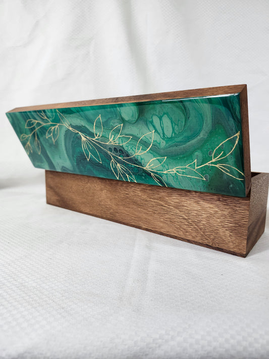 Green and Gold Leaves Tea Box
