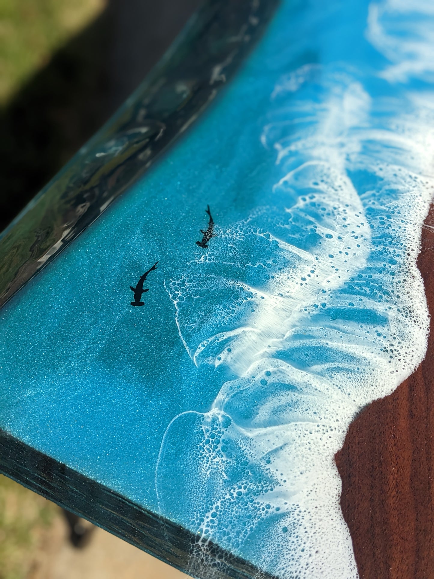 Glossy Ocean Bench with animals (02)