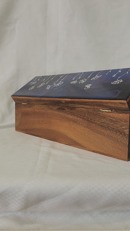 Silver Flower Tea Box (cosmos)